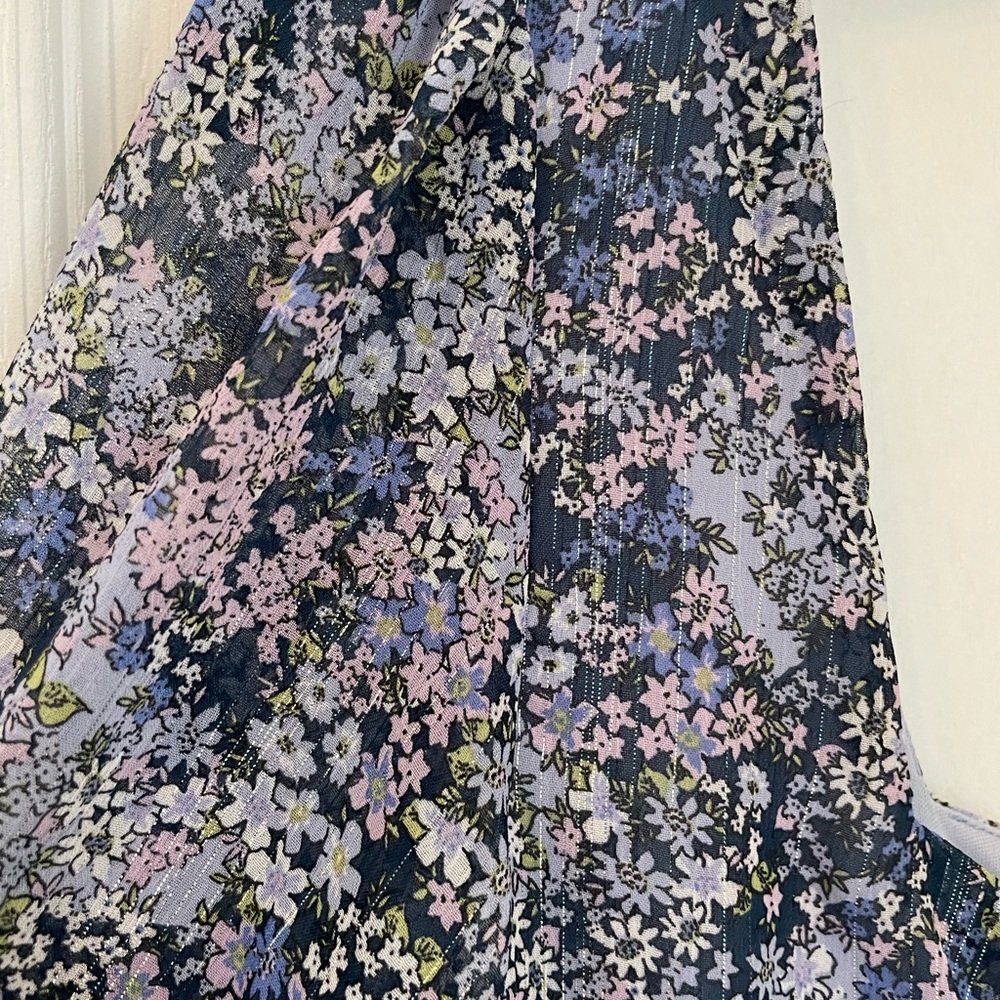 BCBG BABYDOLL FLORAL DRESS,MINI LENGTH, SIZE 6. BALLOON SLEEVES, SQUARE NECKLINE - Picture 4 of 16